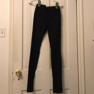 Joe’s Jeans. Black. Skinny . Mid rise